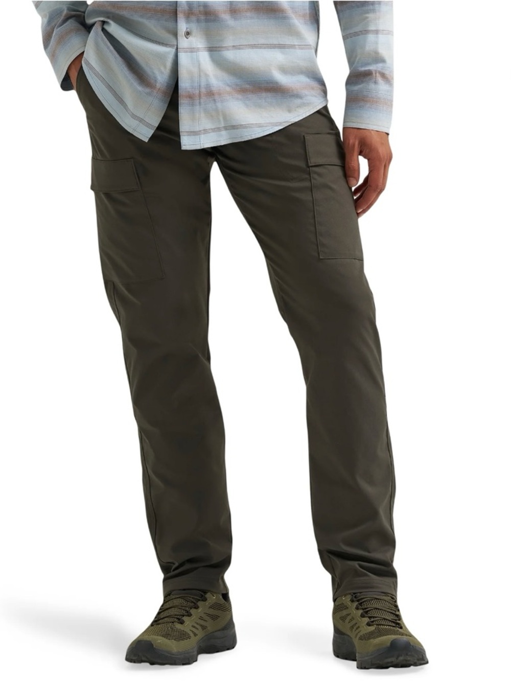Wrangler Men Outdoor Performance Workwear Regular Tapered Terra Tech Cargo Pants